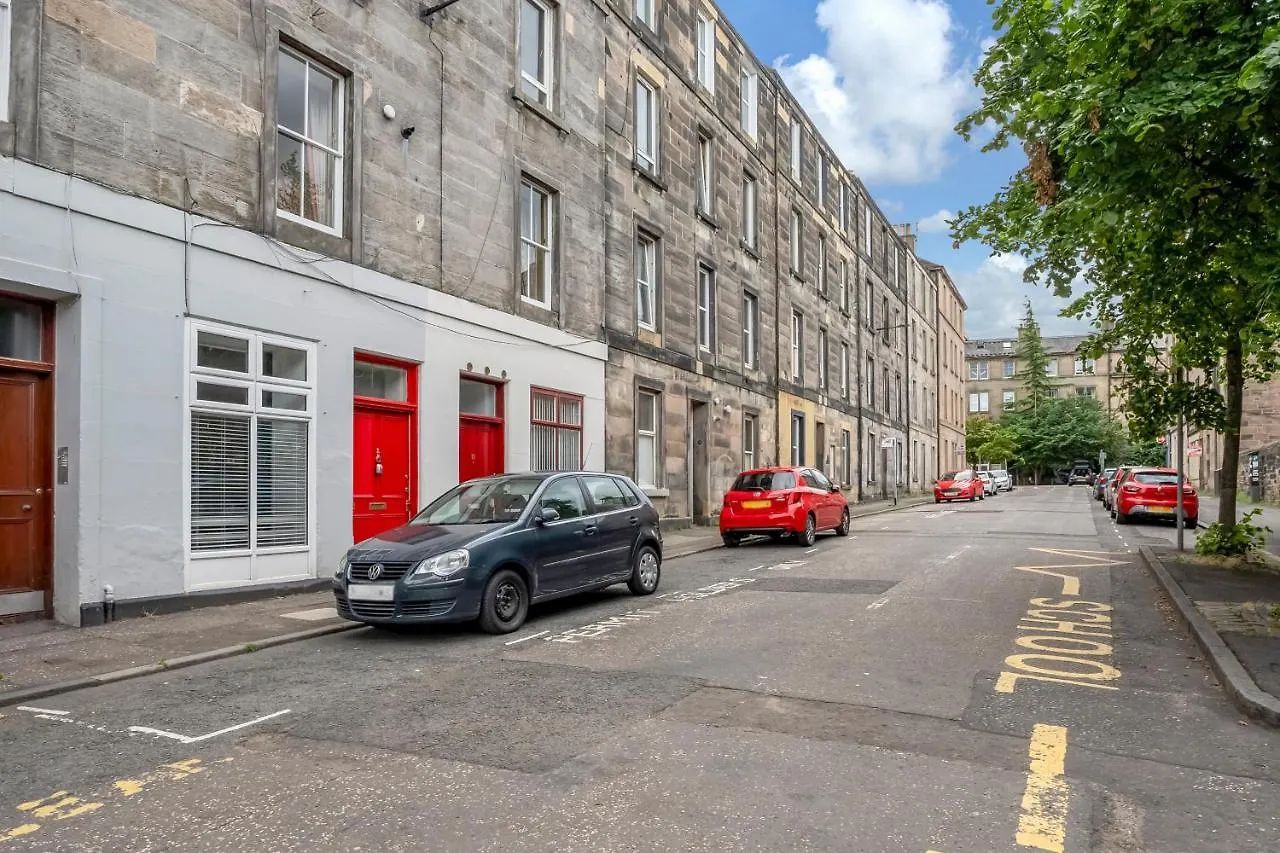 City Centre 2 Bedroom Main Door Apartment Edimburgo