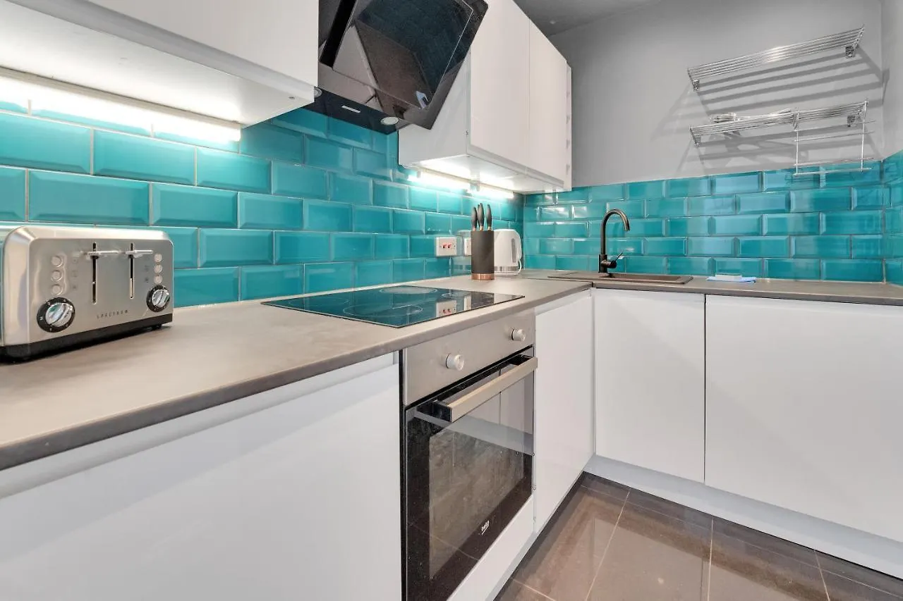 City Centre 2 Bedroom Main Door Apartment Edimburgo