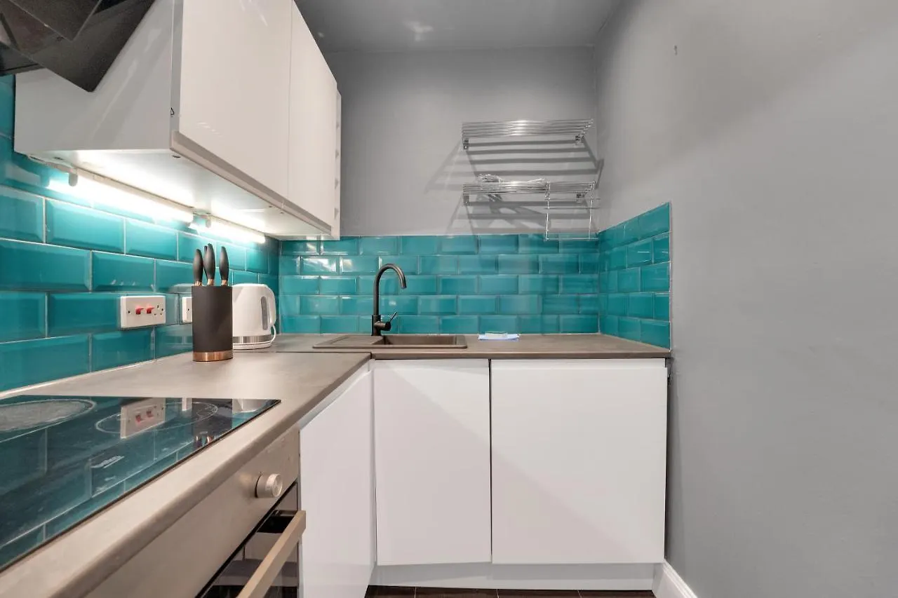 City Centre 2 Bedroom Main Door Apartment Edimburgo