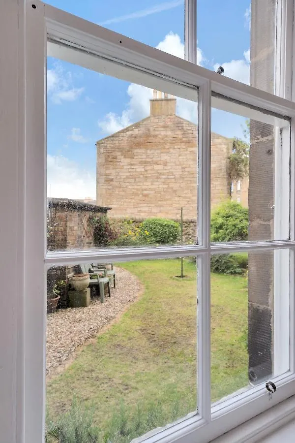 City Centre 2 Bedroom Main Door Apartment Edimburgo 0*,